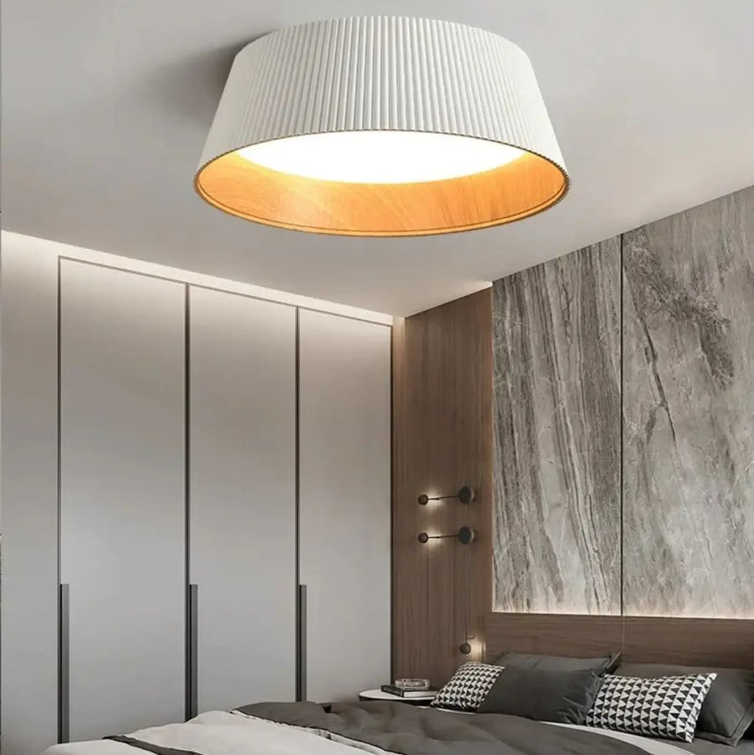 Plafonnier moderne en métal et abat-jour blanc ou noir
