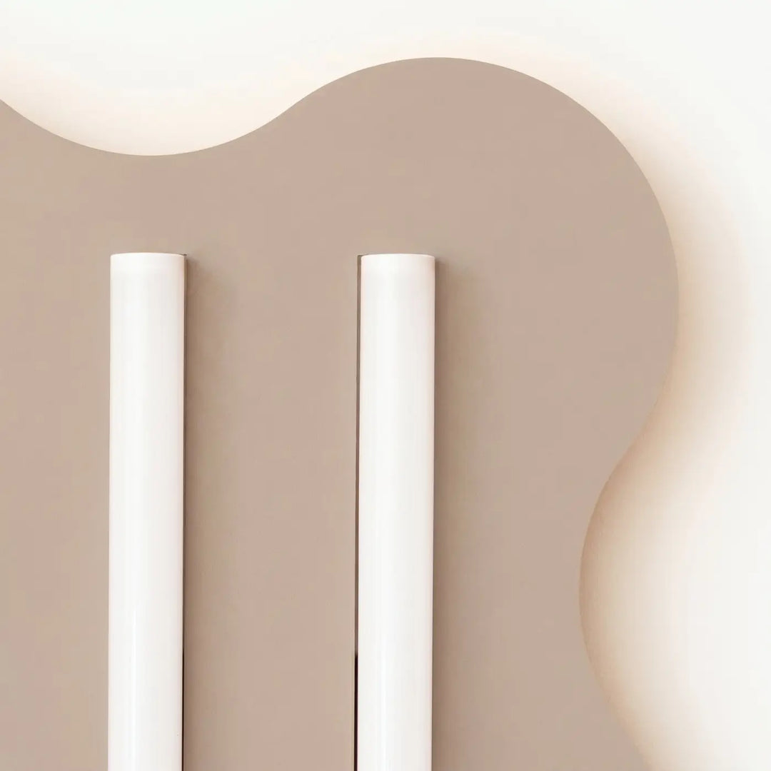 Plafonnier KLOVER taupe détail de la découpe
