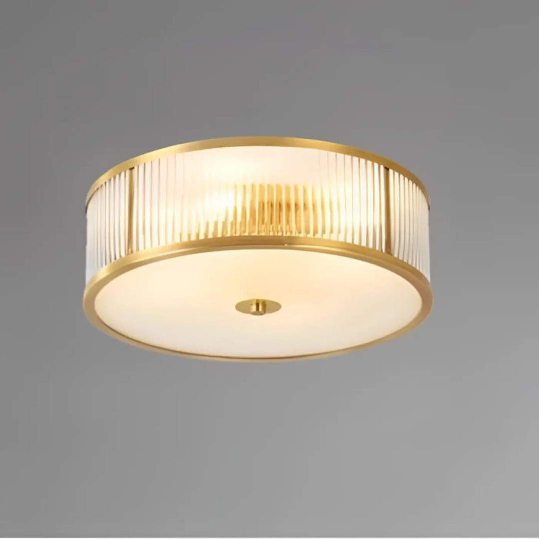 Plafonnier althea avec verre cannelé, cadre doré et diffuseur givré pour décoration intérieure élégante