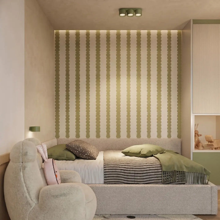 Plafonnier rond plat vert olive dans un intérieur contemporain