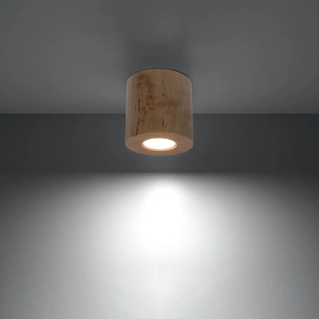 Luminaire Plafonnier bois naturel allumée, vue rapprochée