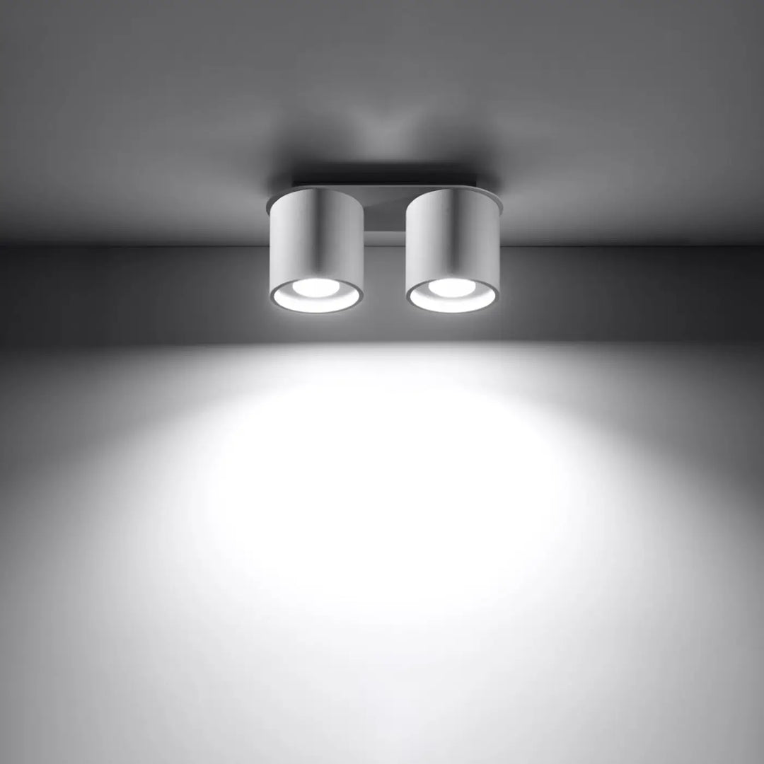 Luminaire Plafonnier blanc allumée, vue rapprochée