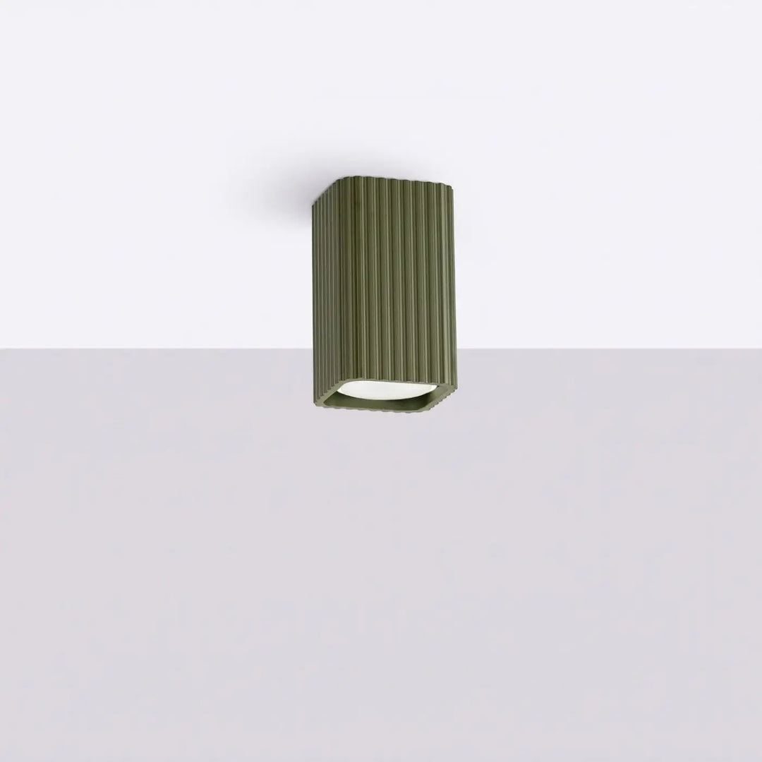 Plafonnier Rayo vert olive en aluminium cannelé, éteint