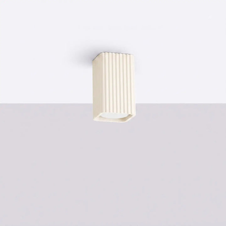 Plafonnier Rayo beige en aluminium cannelé, éteint