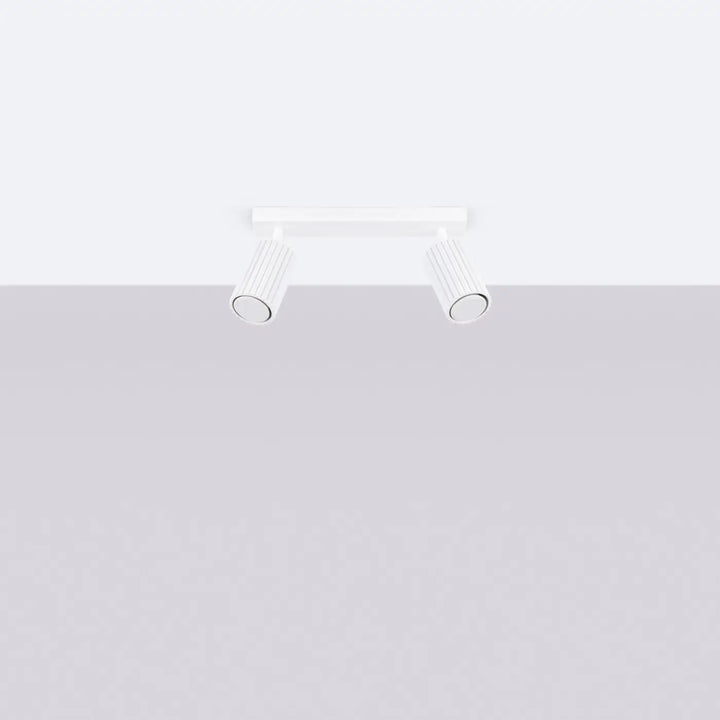 Luminaire Plafonnier blanc éteinte, vue rapprochée