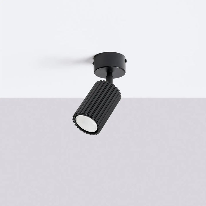Luminaire Plafonnier noir éteinte, vue rapprochée
