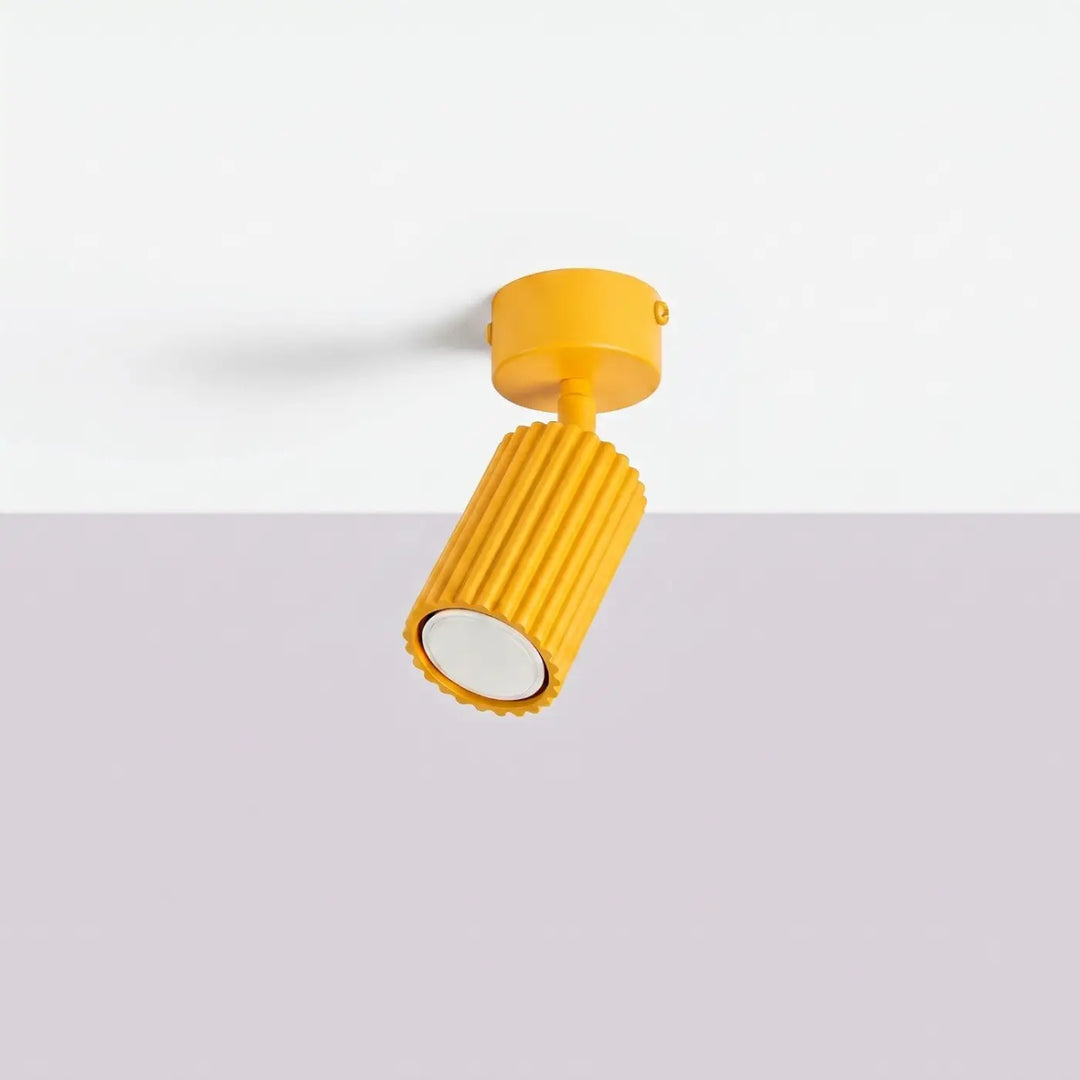 Luminaire Plafonnier jaune éteinte, vue rapprochée