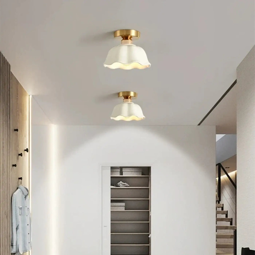 Plafonnier style vintage blanc avec base luminaire