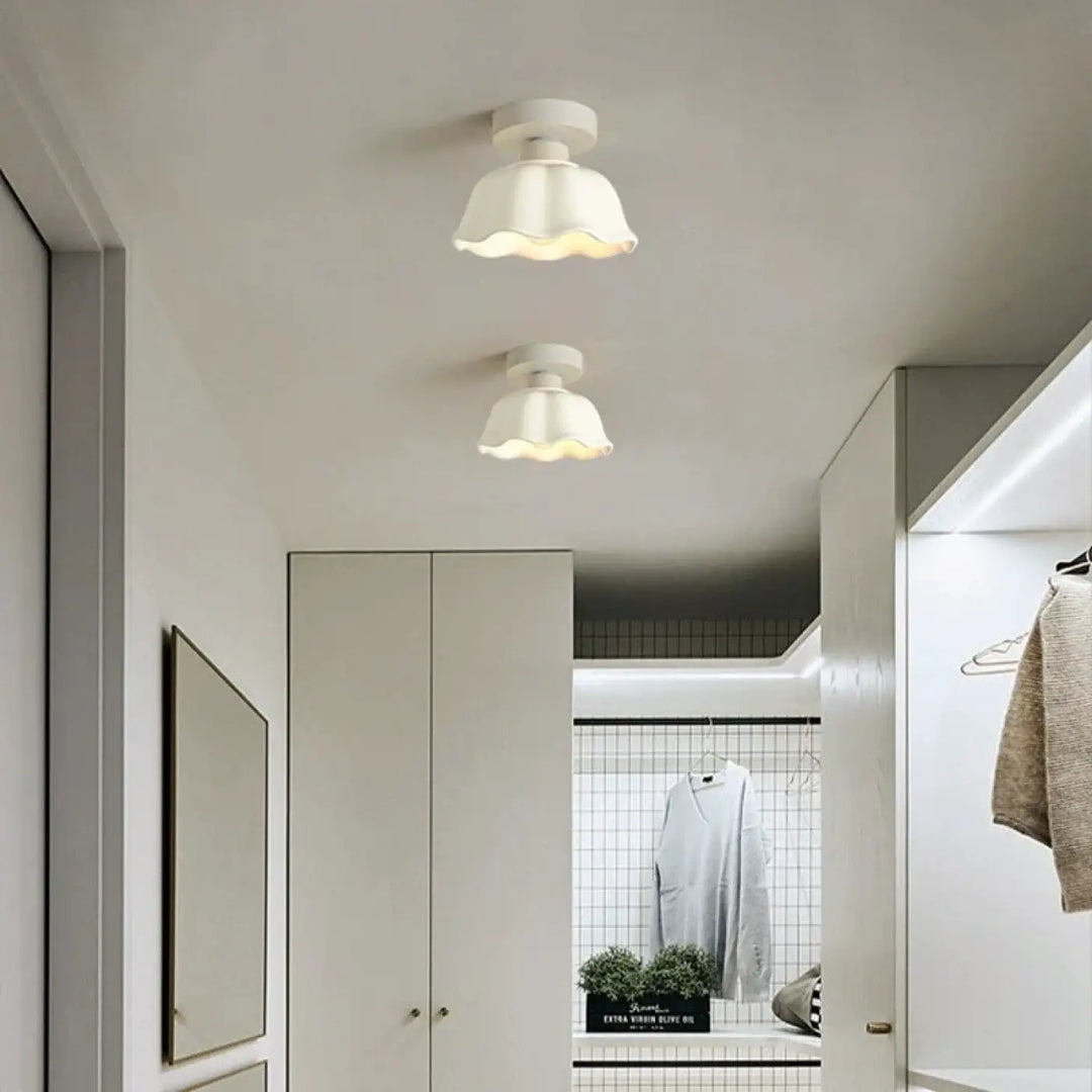 Plafonnier style vintage blanc avec base luminaire
