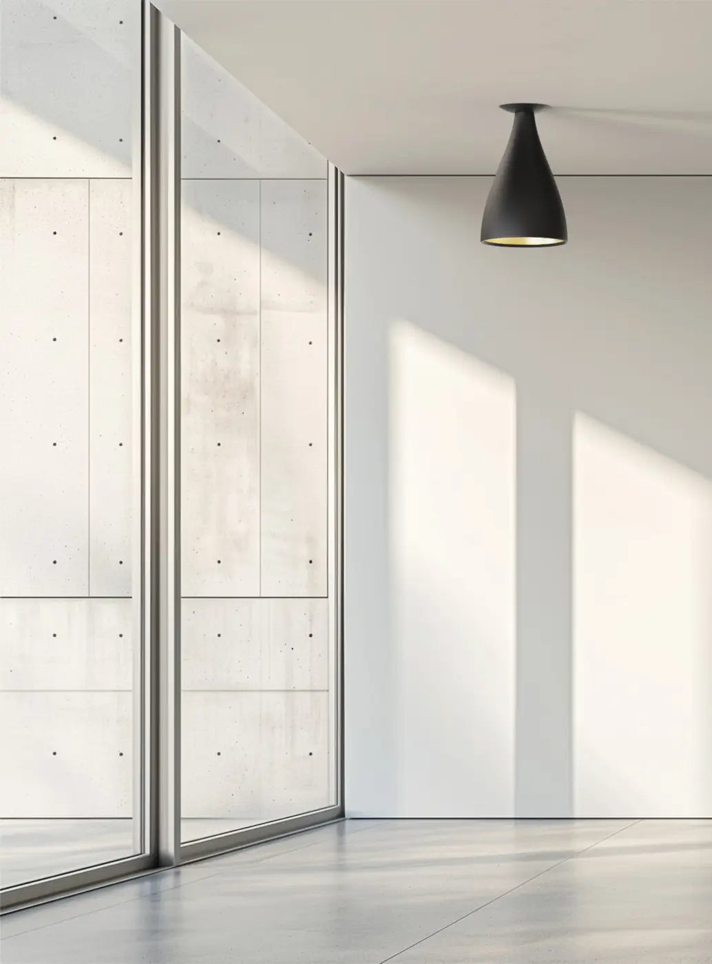 Plafonnier Swell forme étroite XL, extérieur noir et intérieur laiton dans un intérieur
