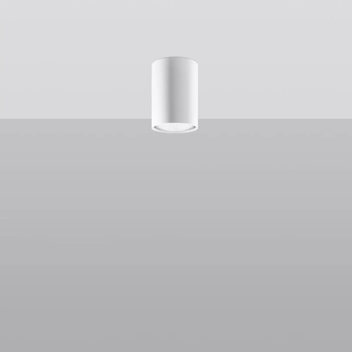 Luminaire Plafonnier blanc éteinte, vue rapprochée