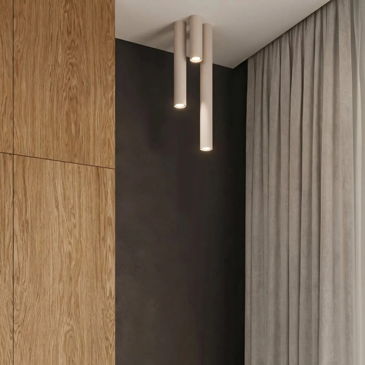 Luminaire Plafonnier beige allumée, vue rapprochée
