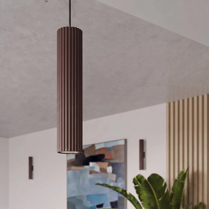 Plafonnier tube Karbon marron en aluminium cannelé, allumé