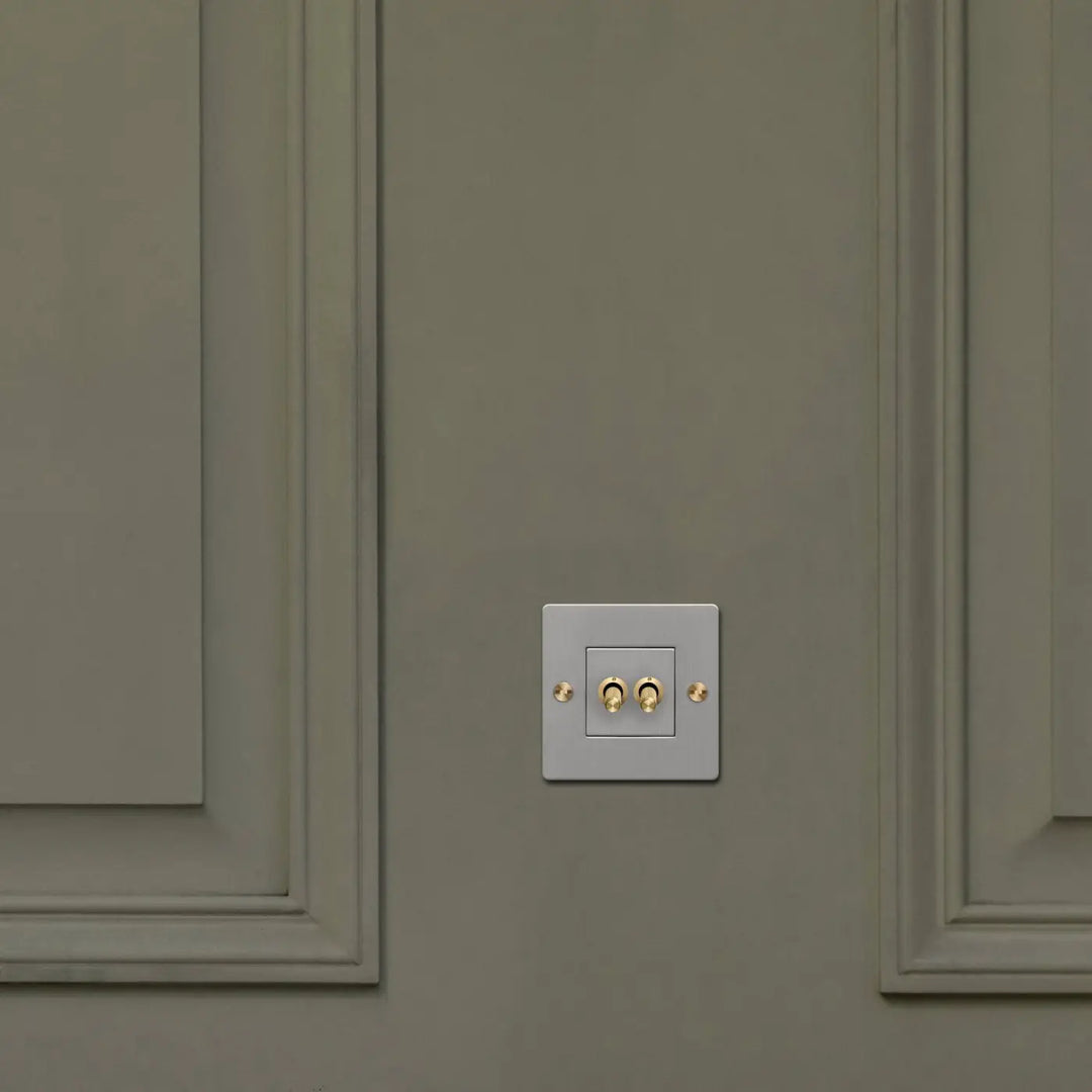 Plaque de finition Wall Plate sans logo vue de face #couleur_argent