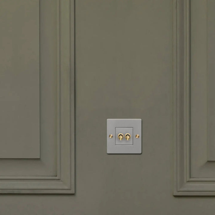 Plaque de finition Wall Plate sans logo vue de face #couleur_argent