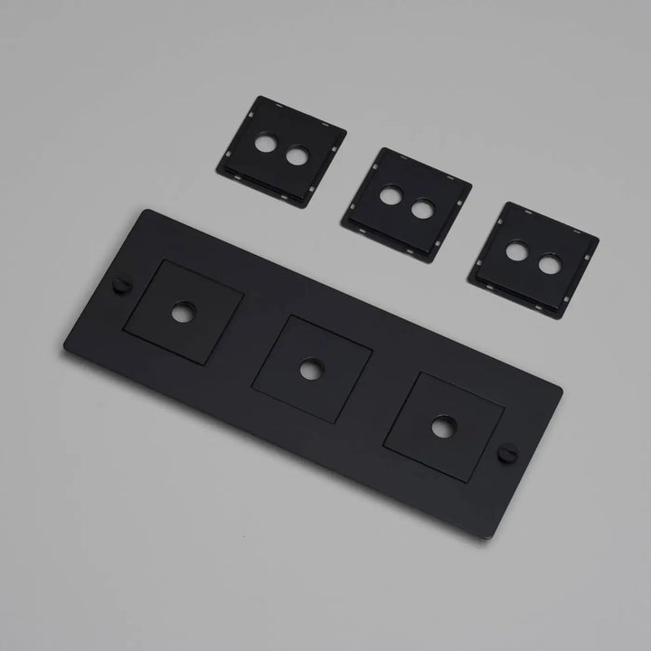 Plaque de finition Wall Plate 3 postes horizontale avec inserts, finition noire #couleur_noir