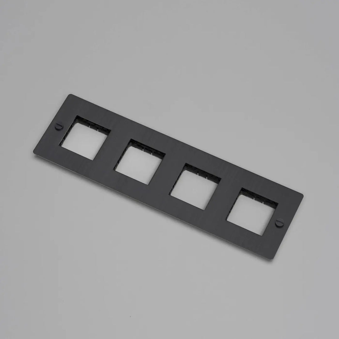 Plaque de finition Wall Plate 4 postes horizontale sans inserts, finition bronze fumé #couleur_gris