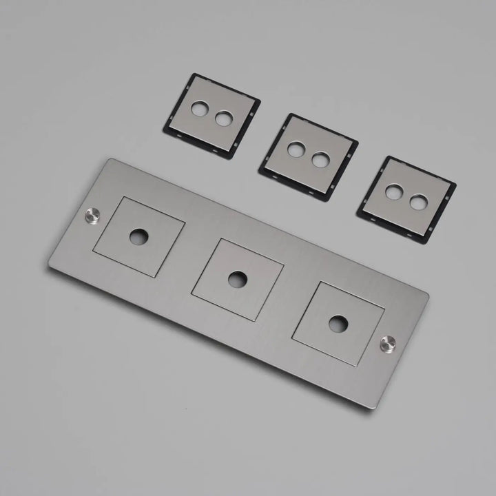 Plaque de finition Wall Plate 3 postes horizontale avec inserts, finition acier #couleur_argent
