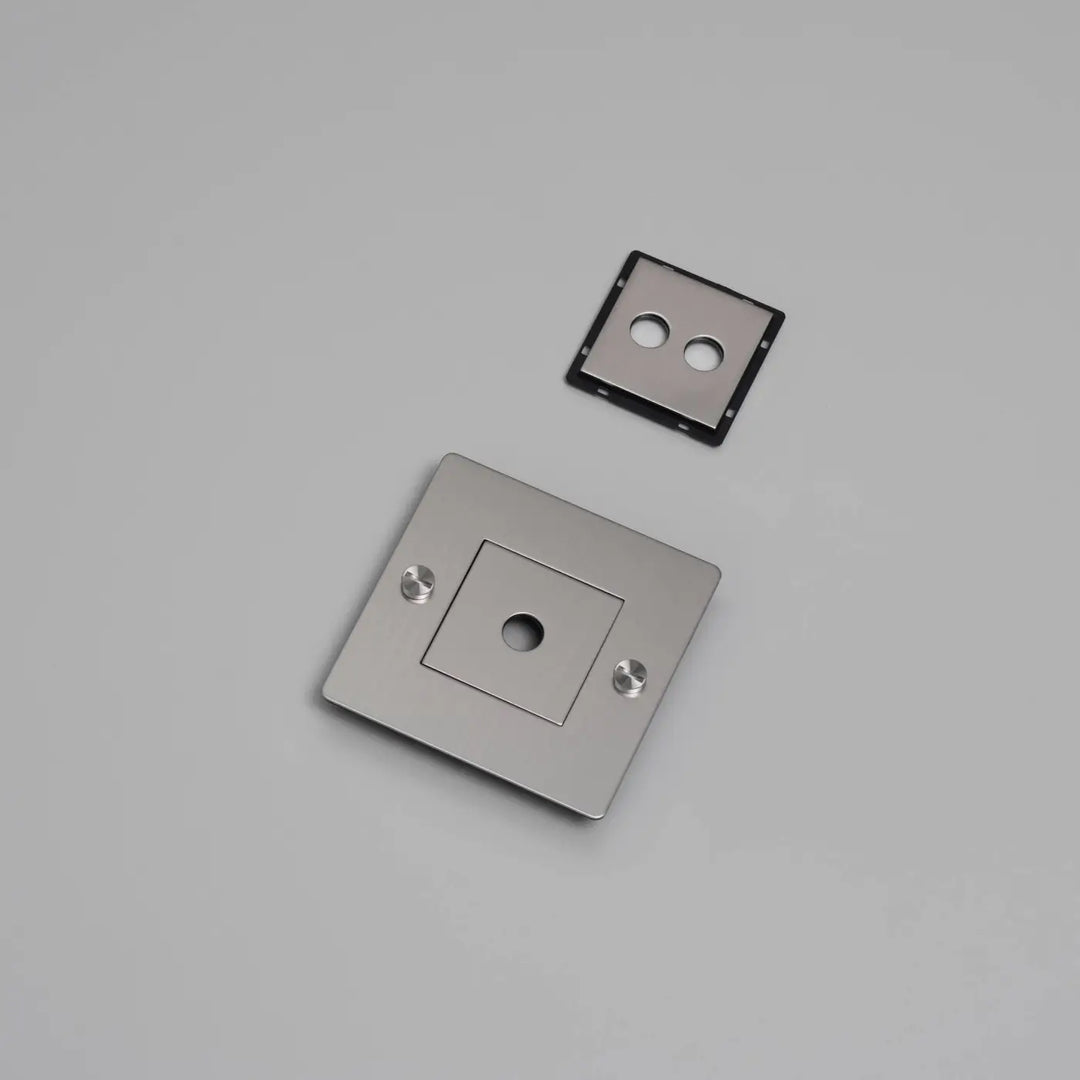 Plaque de finition Wall Plate 1 poste avec inserts sans logo, finition acier #couleur_argent