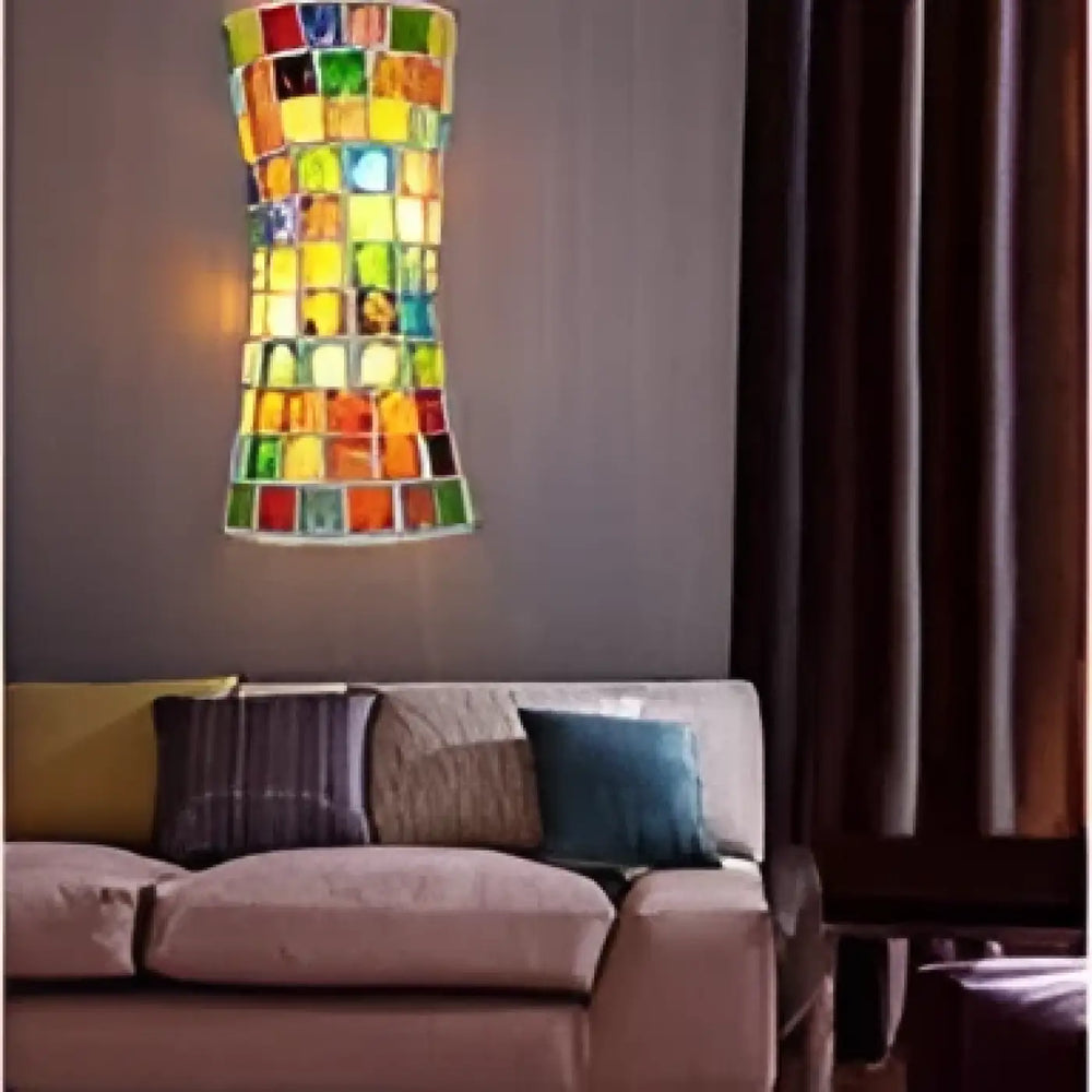 Applique murale mosaïque aly avec carreaux de verre colorés en motifs verticaux segmentés