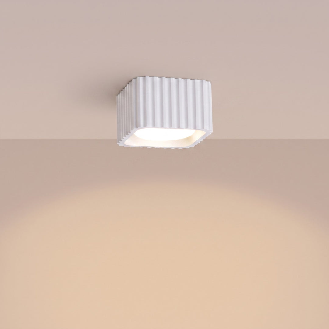 Plafonnier Riff blanc carré en aluminium, allumé