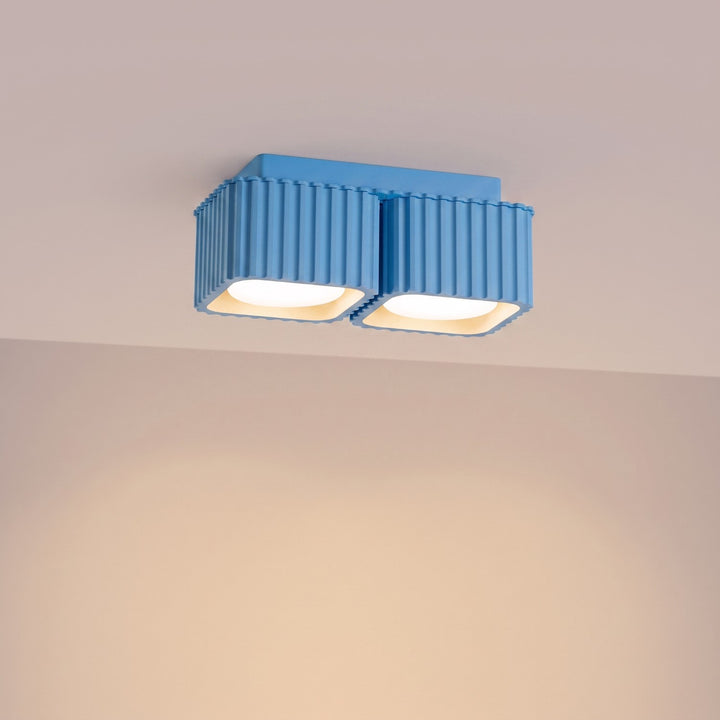 Plafonnier Riff bleu azur carré en aluminium, allumé