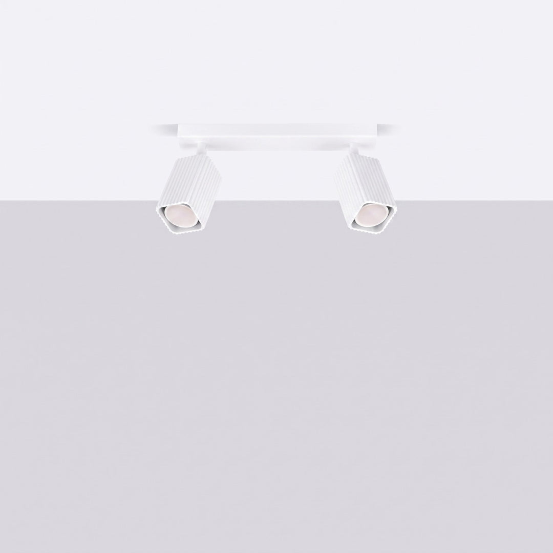 Plafonnier Rayo blanc en rampe à spots orientables, éteint