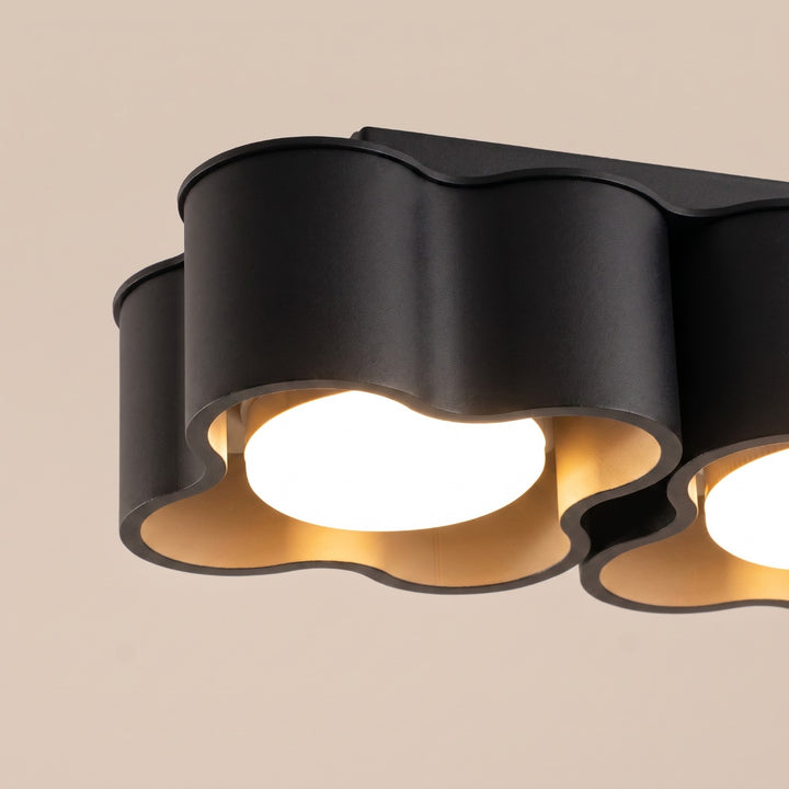 Plafonnier Ovio noir en aluminium, détail du contour ondulé