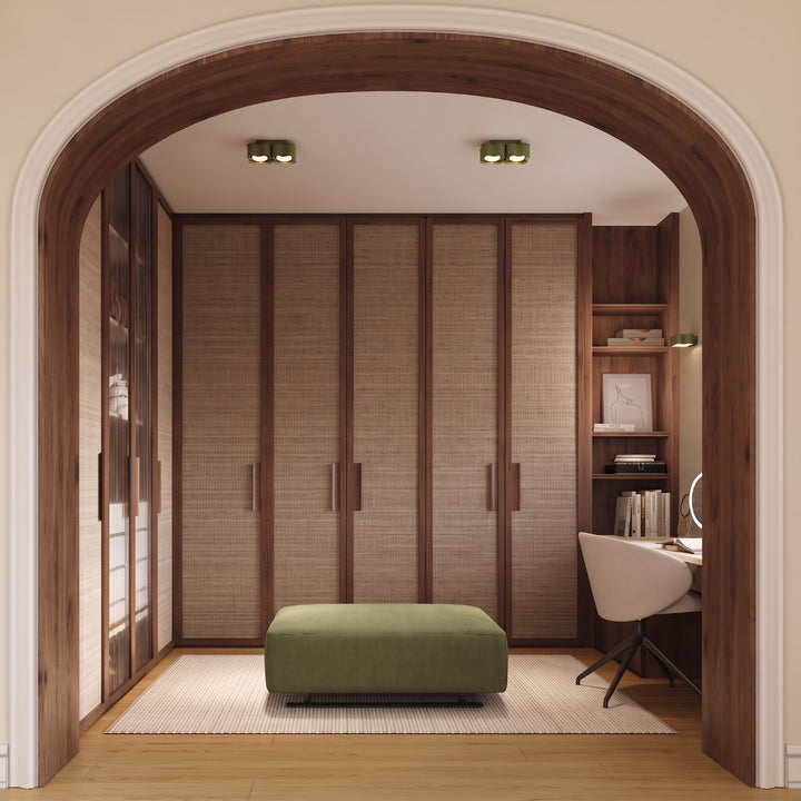 Plafonnier Ovio vert olive en aluminium au plafond d'un dressing