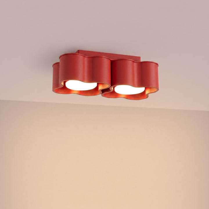 Plafonnier Ovio rouge en aluminium, allumé