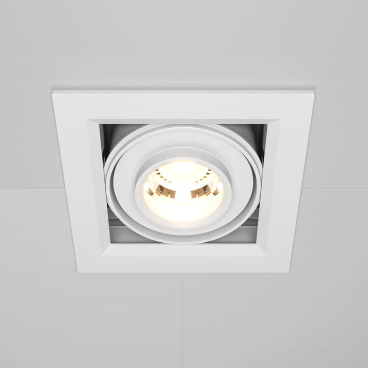 Spot metal modern led carré avec lumière led encastrée carrée blanche et ampoule circulaire centrale allumée