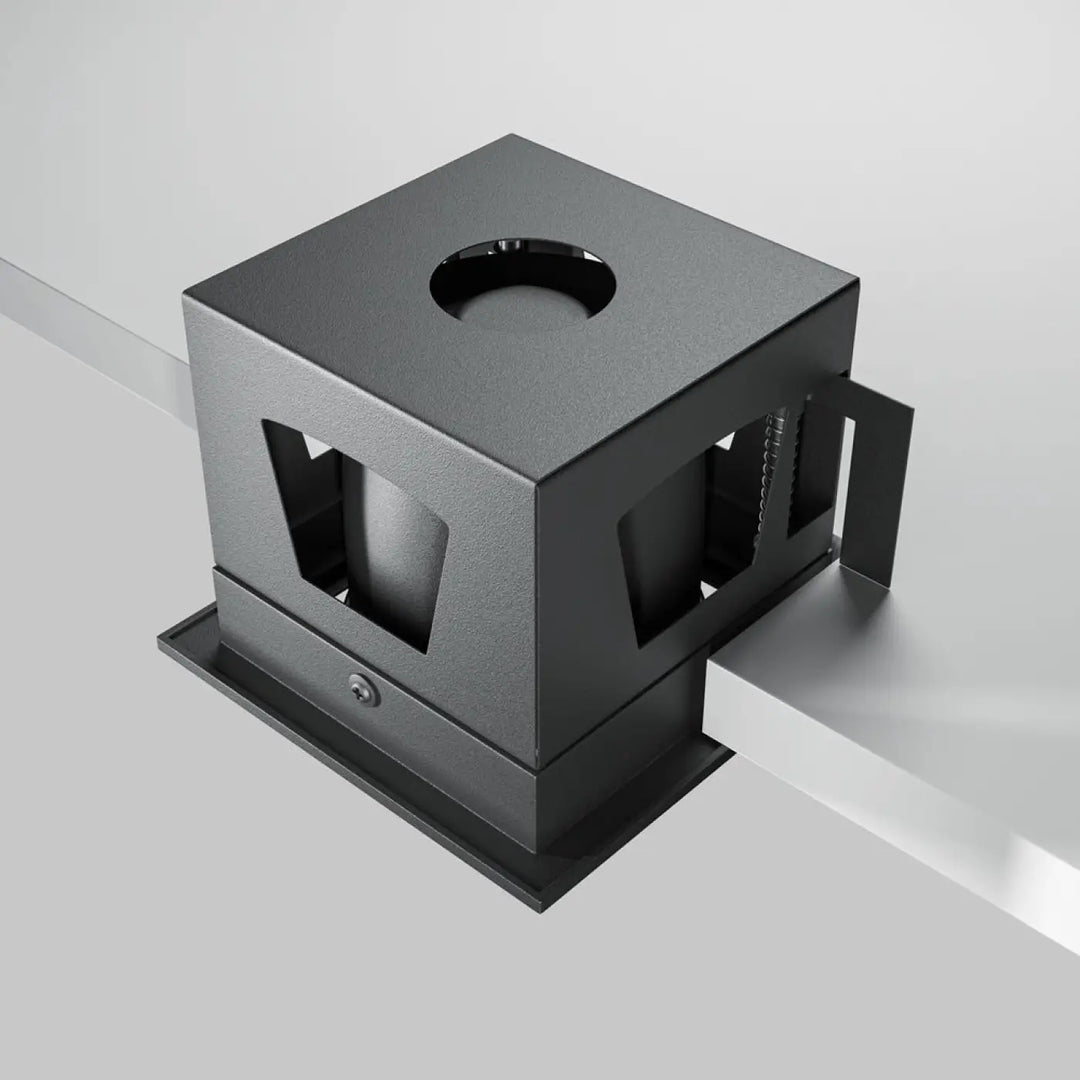 Spot metal modern led carré avec finition mate noire encastrée au plafond avec ouverture circulaire et découpes angulaires
