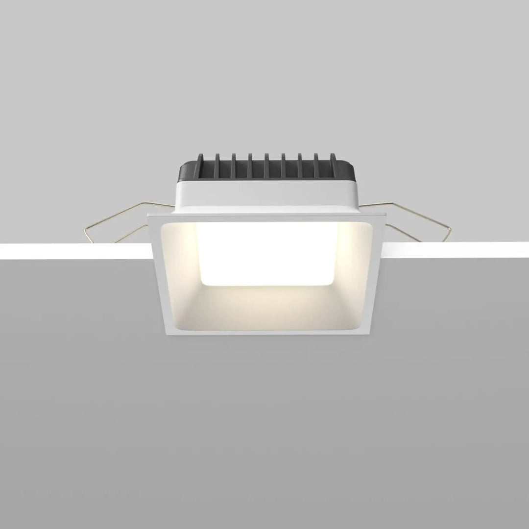 Panneau carré spot okno led encastré blanc avec dissipateur noir et supports métalliques en acier blanc indice ip44