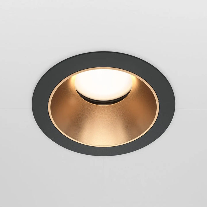 Spot encastré noir et or avec enjoliveur noir moderne et culot gu10 pour éclairage intérieur design