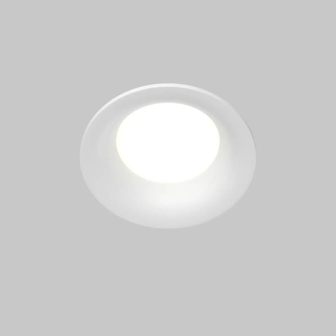 Spot encastré blanc rond discret avec design moderne et éclairage général pour plafond encastré