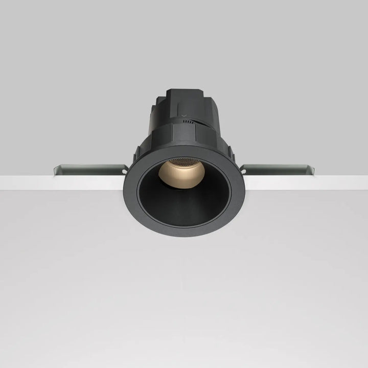 Spot led encastré wis orientable avec finition mate noire et réflecteur interne doré led intégrée