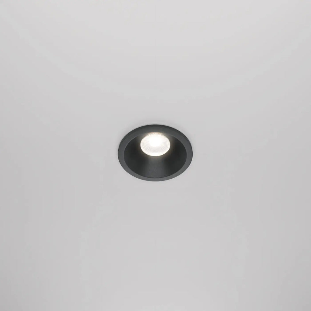 Spot led encastré zoom avec indice ip65 blanc chaud et finition mate circulaire pour éclairage intégré au plafond
