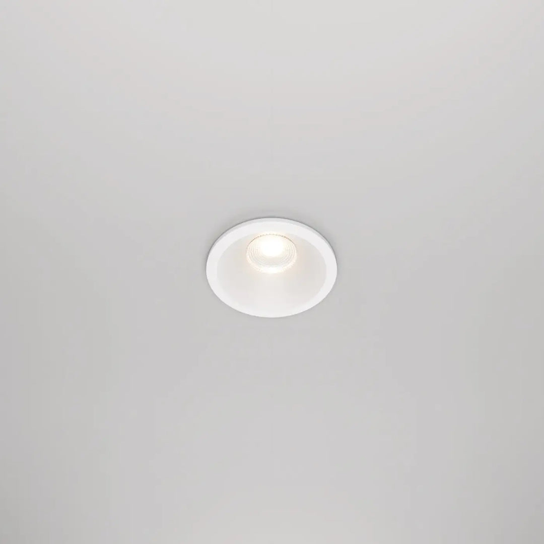 Spot led encastré blanc chaud avec indice ip65 design circulaire minimaliste et lumière douce intégré zomm led