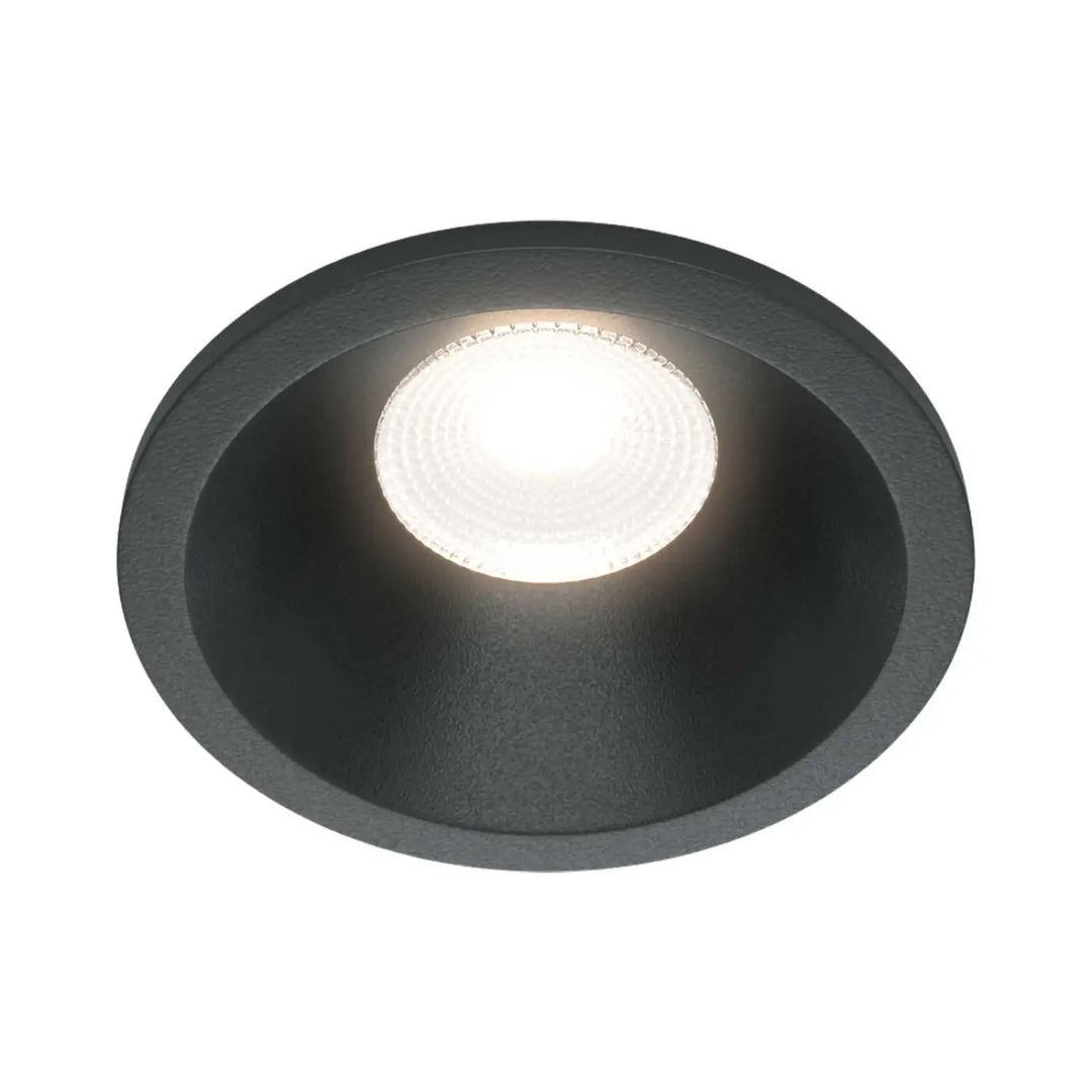 Spot led encastré zoom avec finition mate texturée noire et indice ip65 éclairage blanc chaud intégré