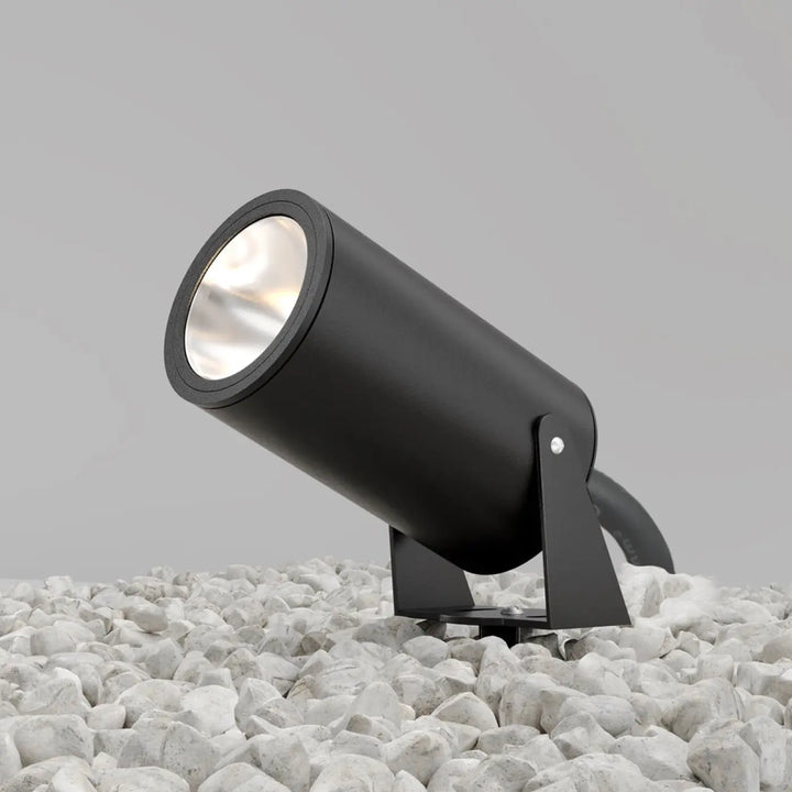 Spot piquet extérieur bern en aluminium noir mat avec tête orientable et support réglable pour éclairage extérieur