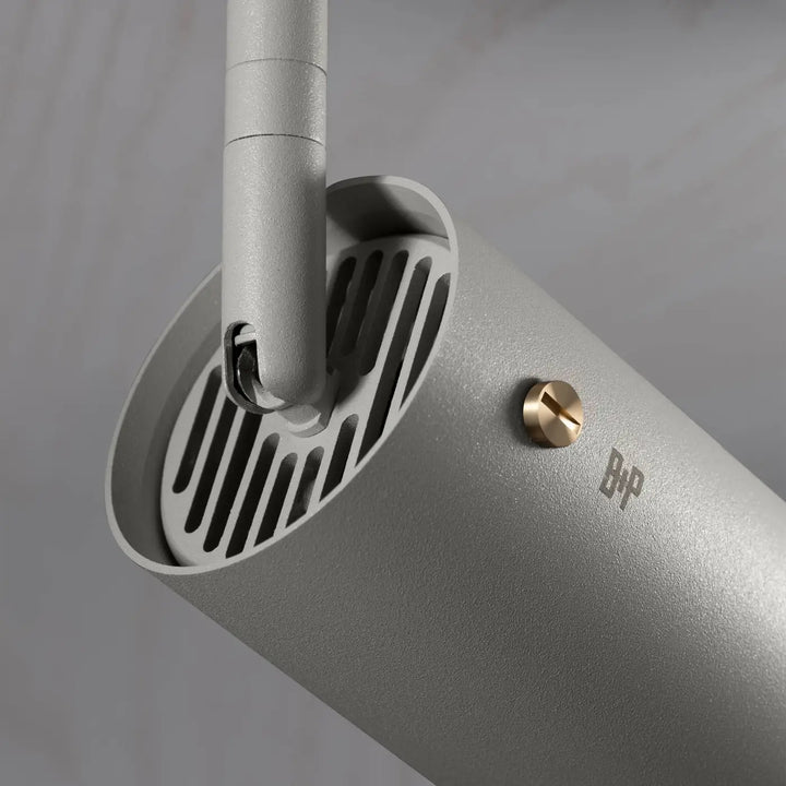 Spot sur rail Exhaust à gravure quadrillée Pierre, finition laiton, vue 4 #couleur_dor