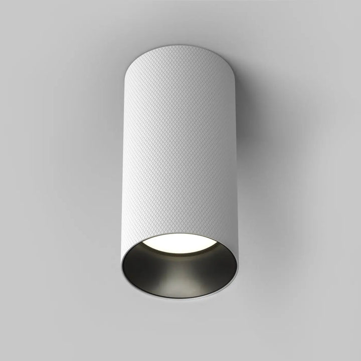 Spot artisan blanc cylindre encastré avec surface aluminium texturé et culot gu10 pour faux plafond