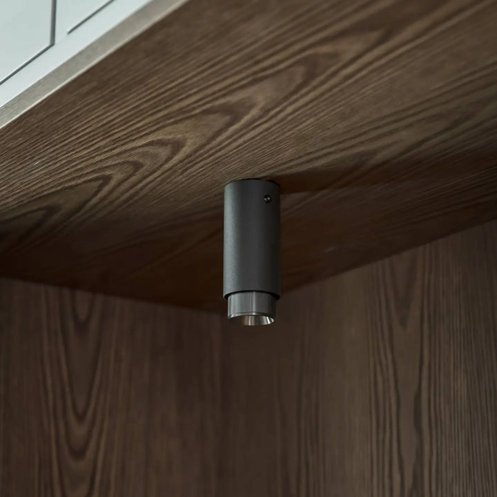 Spot Exhaust dans un intérieur #couleur_gris