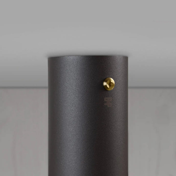 Spot en saillie Exhaust à gravure alignée Graphite, détails en laiton, troisième vue #couleur_dor