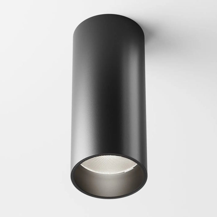 Spot focus led cylindre noir mat avec led intégrée version dimmable pour éclairage plafond moderne