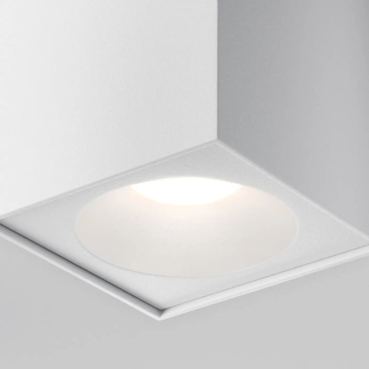 Spot zoom carré en saillie blanc avec éclairage encastré et halo circulaire doux pour intérieur moderne