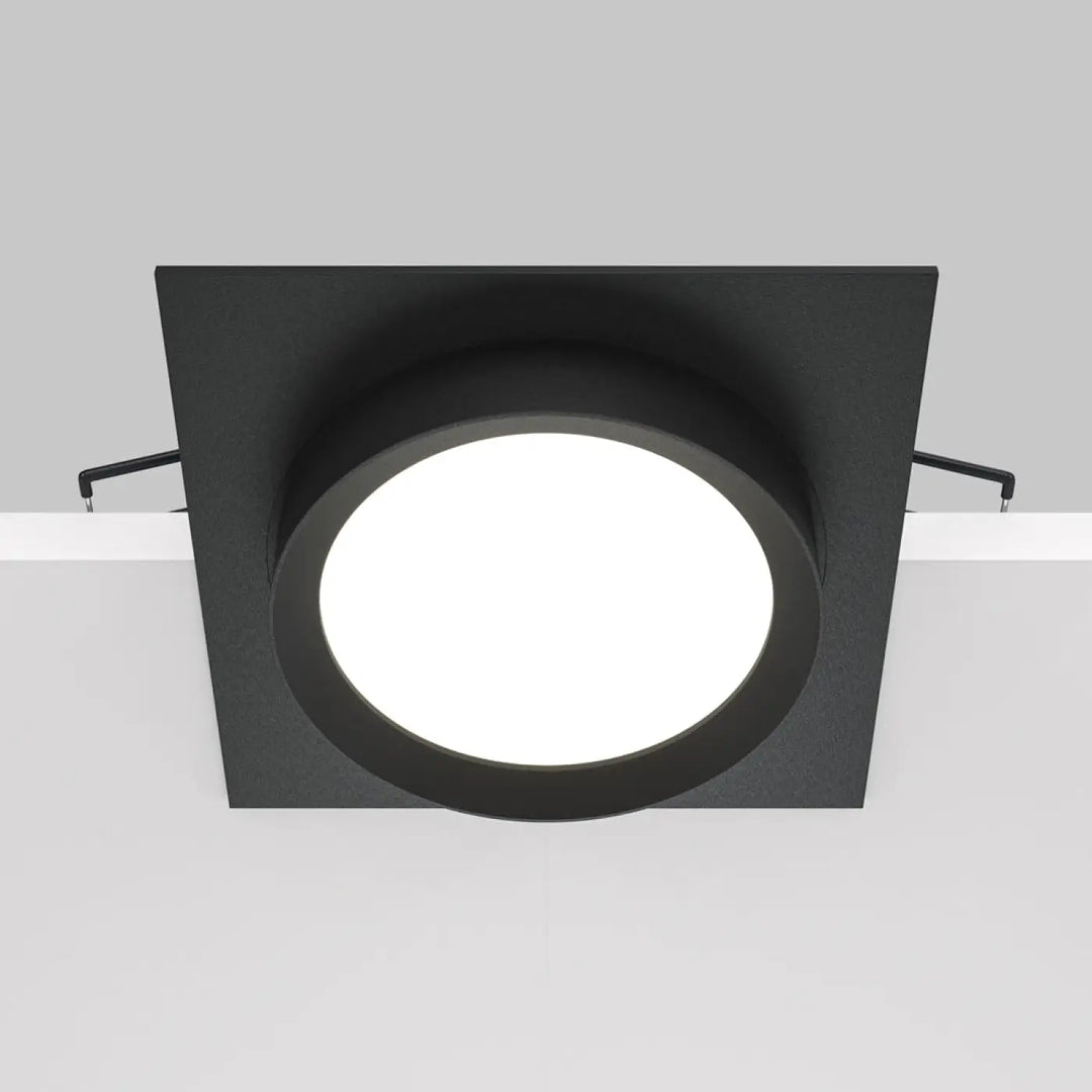 Spot semi-encastré cadre carré noir avec diffuseur en verre dépoli circulaire disque lumineux