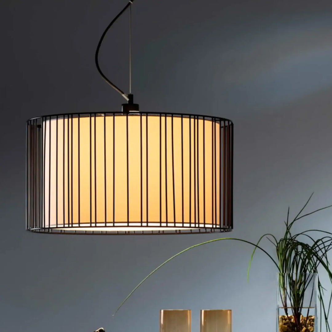 Suspension Linda noire de Faro Barcelona en situation