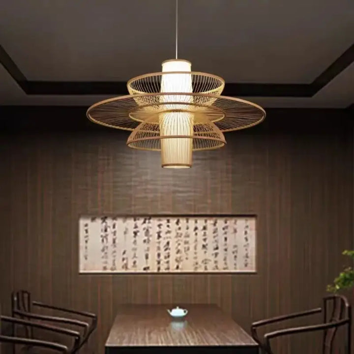 Suspension bambou design géométrique style zen et élégant

