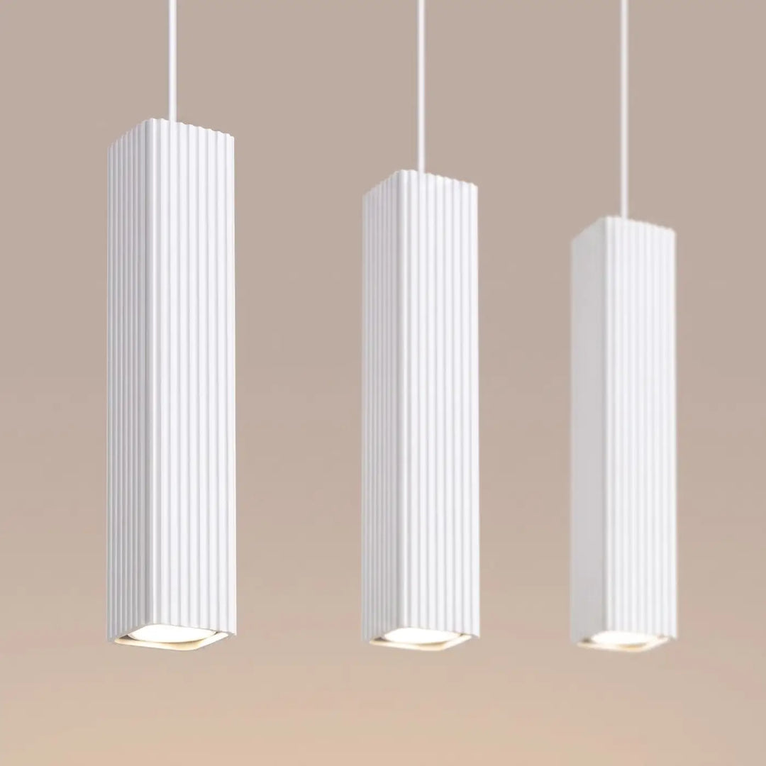 Suspension Rayo blanche en ligne à 3 tubes cannelés, détail des cannelures